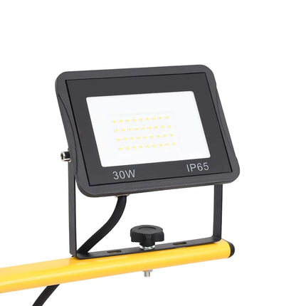 Strålkastare med stativ 2x30 W LED varmvit