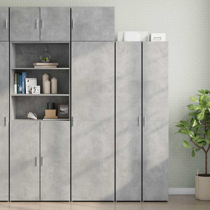 Förvaringsskåp smalt betonggrå 50x42,5x225 cm konstruerat trä