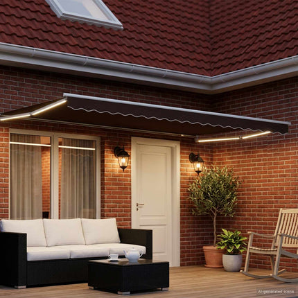 Manuell utdragbar markis med LED-lampor Brun och vit 4,5 × 3 m